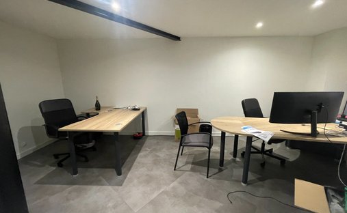 Castle for Sale in Clermont-Ferrand, Auvergne-Rhône-Alpes, France