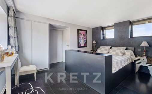 Castle for Sale in Juliénas, Auvergne-Rhône-Alpes, France