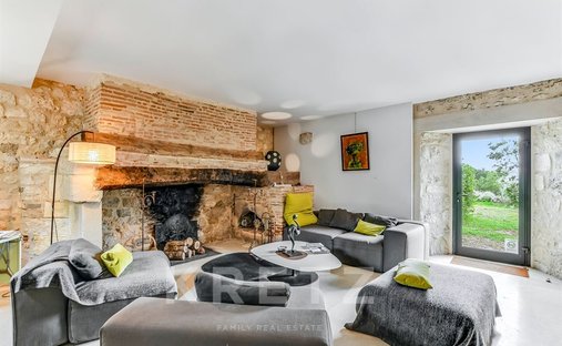 Elegant XI Xth Century Castle Beautiful Park Pool