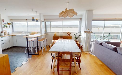 Vendée (85) 18th Century Listed Chateau Estate Of 42 Hectares