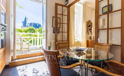 Manor House And Its Annexes Near Deauville