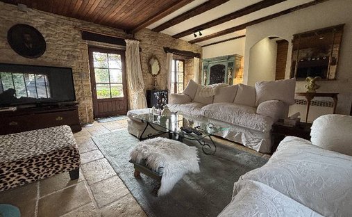 Castle for Sale in Le Bugue, Nouvelle-Aquitaine, France