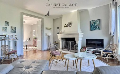 Historic 19th Century Château – Family Vineyard Estate In Charente Maritime