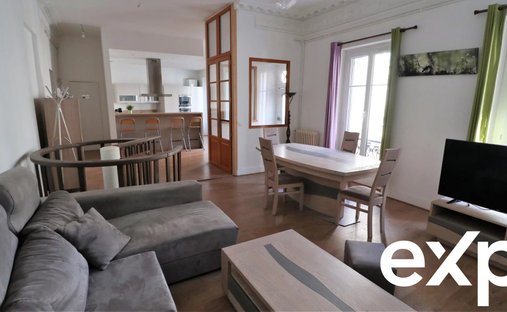 Superb 18th Century Château With C. 12 Ha Of Land