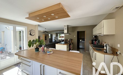 Castle for Sale in Morigny-Champigny, Île-de-France, France