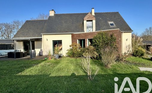 House 379m² Living Space, Great Comfort And Geothermal Energy