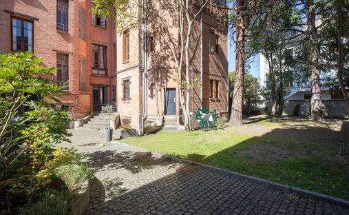 Castle for Sale in Toulouse, Occitanie, France