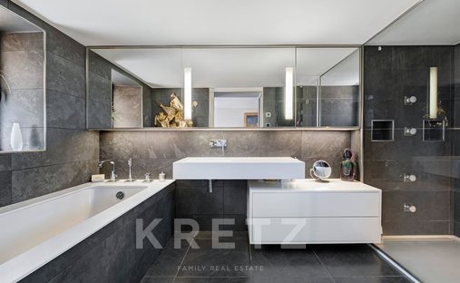 Castle for Sale in Juliénas, Auvergne-Rhône-Alpes, France