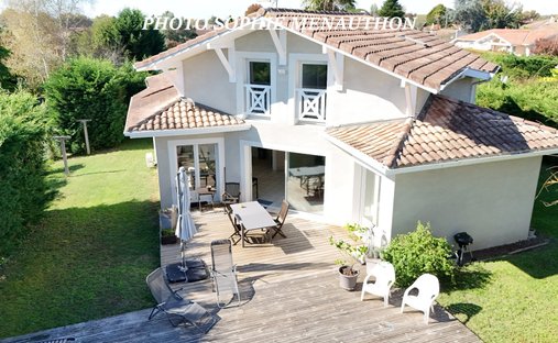 Castle for Sale in Dax, Nouvelle-Aquitaine, France