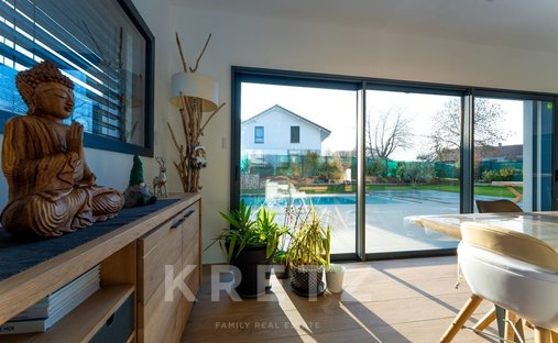 Castle for Sale in Bons-en-Chablais, Auvergne-Rhône-Alpes, France