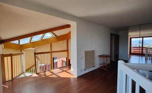 Castle for Sale in Clermont-Ferrand, Auvergne-Rhône-Alpes, France