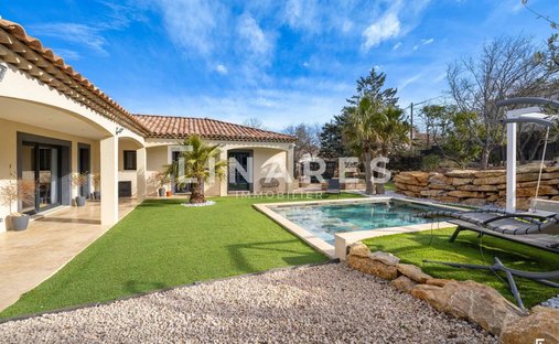 Castle for Sale in Plan-d'Aups-Sainte-Baume, Provence-Alpes-Côte d'Azur, France