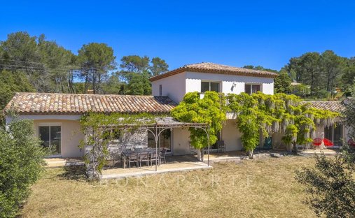 Chateau In Provence With Guest House And 13 Ha Land