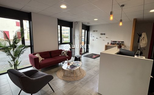 19th C. Chateau In The Vendée Suitable For Tourist Use