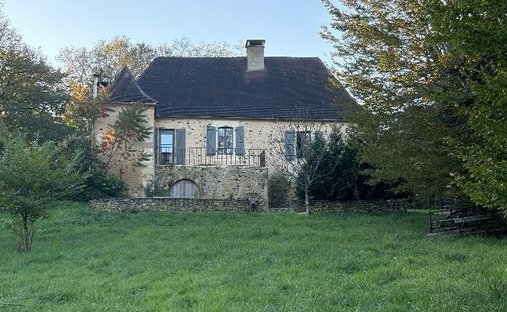 Castle for Sale in Le Bugue, Nouvelle-Aquitaine, France
