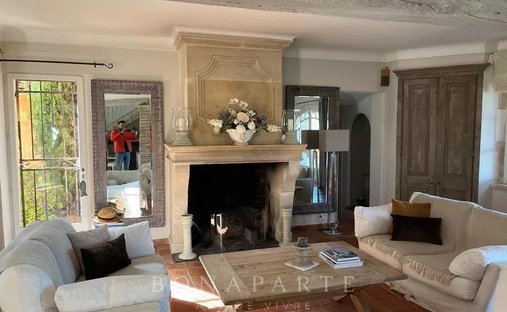 Castle for Sale in Le Plan-de-la-Tour, Provence-Alpes-Côte d'Azur, France - 3