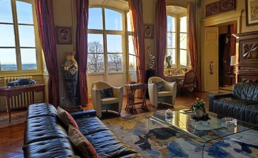 Castle for Sale in Bourg-en-Bresse, Auvergne-Rhône-Alpes, France