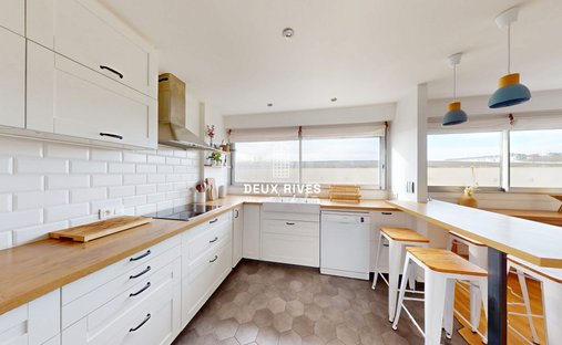 Vendée (85) 18th Century Listed Chateau Estate Of 42 Hectares