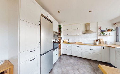 Vendée (85) 18th Century Listed Chateau Estate Of 42 Hectares