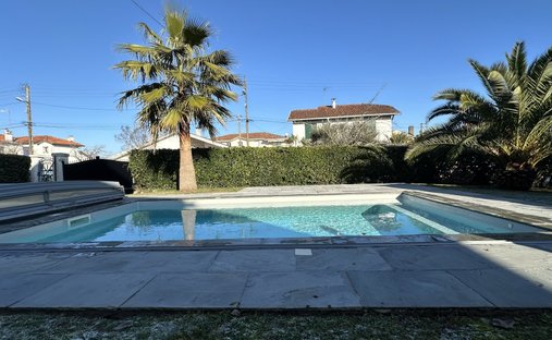 Castle for Sale in Dax, Nouvelle-Aquitaine, France