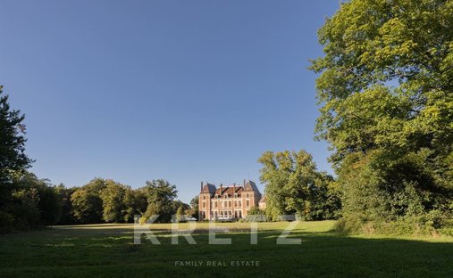 Beautiful Property Of The XI Xth Century Of Tuscan Style In The Heart Of A Closed Park And Raises Abo