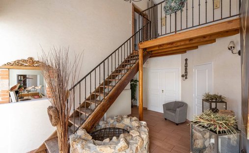 Castle for Sale in Feurs, Auvergne-Rhône-Alpes, France