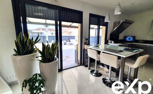 Castle for Sale in Périgueux, Nouvelle-Aquitaine, France