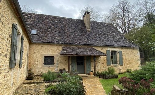 Castle for Sale in Le Bugue, Nouvelle-Aquitaine, France