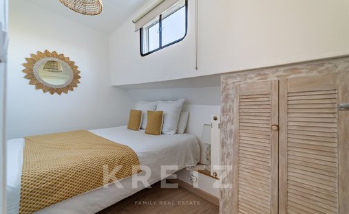 Castle for Sale in Villeneuve-lès-Maguelone, Occitanie, France