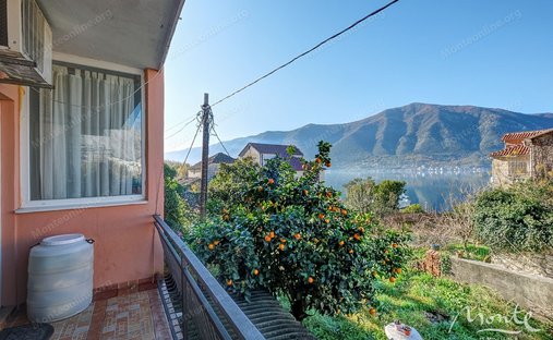 Haus in Dobrota, Kotor Municipality, Montenegro 1
