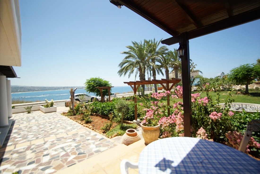 Villa in Peyia, Paphos, Cyprus 2 - 16858832