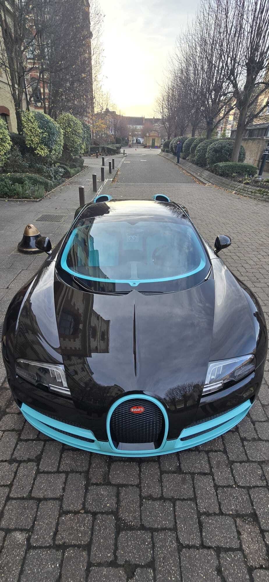 Coupe in Singapore, Singapore 4 - 16858634