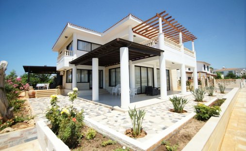 Villa in Peyia, Paphos, Cyprus 1