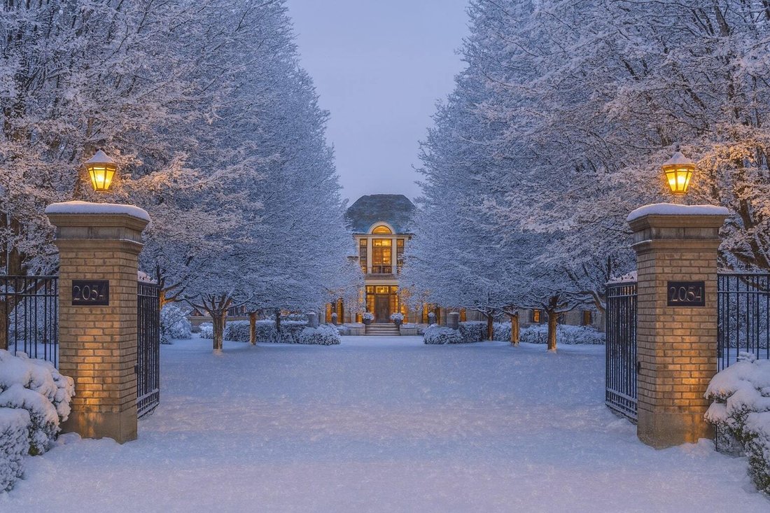 House in Oakville, Ontario, Canada 2 - 16017322