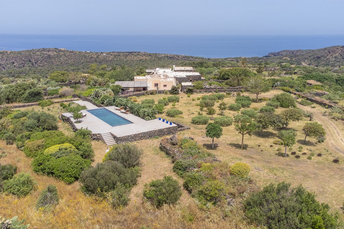 Villa in Pantelleria, Sicily, Italy 1 - 16861843
