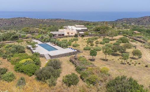 Villa in Pantelleria, Sizilien, Italien 1