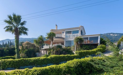 Villa in Koinotita Arkitsas, Dafnousia, Griechenland 1