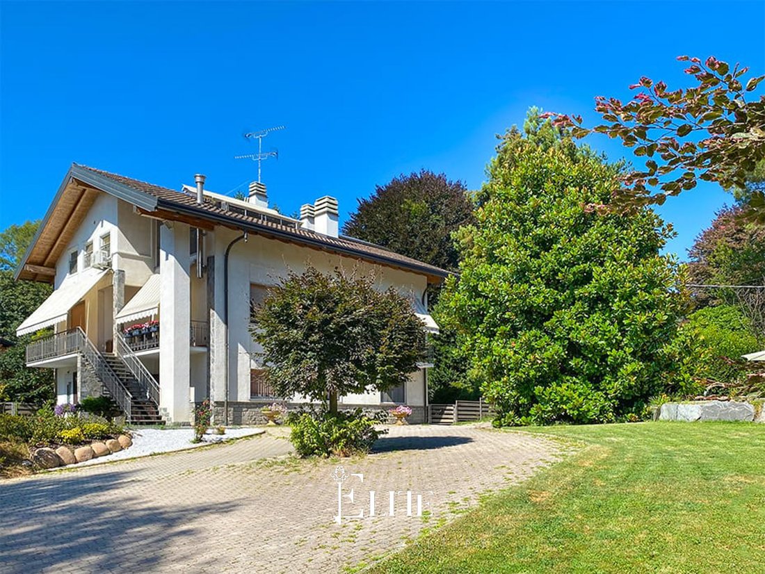 Villa in Lisanza, Lombardy, Italy 1 - 16861270