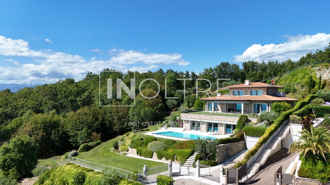 Villa in Bardolino, Veneto, Italy 1 - 15976083