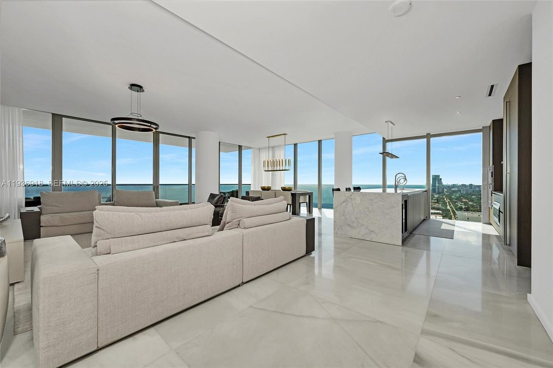 Condo in Hallandale Beach, Florida, United States 1 - 16868564