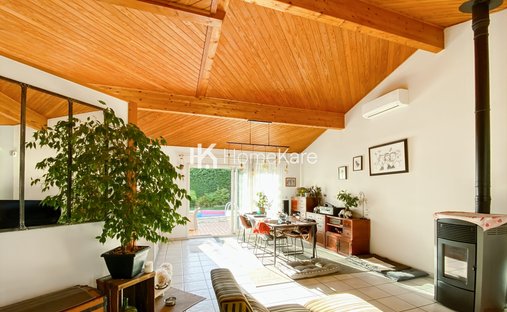 Castle for Sale in Mérignac, Nouvelle-Aquitaine, France