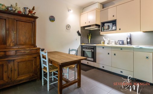 Sale Of Château Uzes, 295m² 11 Rooms €1,700,000 With Terrace