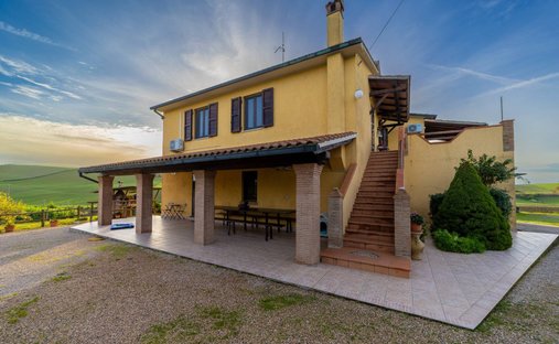 Villa in Manciano, Tuscany, Italy 1