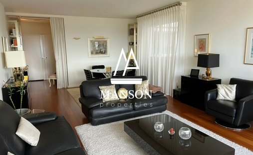 Superb 18th Century Château With C. 12 Ha Of Land