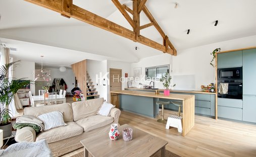 Castle for Sale in Mérignac, Nouvelle-Aquitaine, France