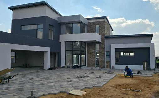 House in Sunderland Ridge AH, Gauteng, South Africa 1