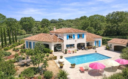 Chateau In Provence With Guest House And 13 Ha Land