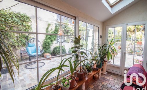 Castle for Sale in Houdan, Île-de-France, France