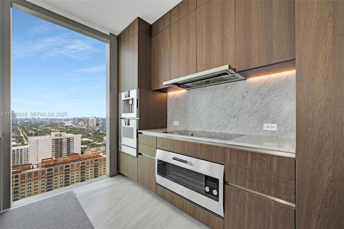 Condo in Hallandale Beach, Florida, United States 4 - 16868564