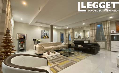 Perched In The Hills Of The Vire Valley, With 22 Hectares Of Land, A Listed Chateau From The